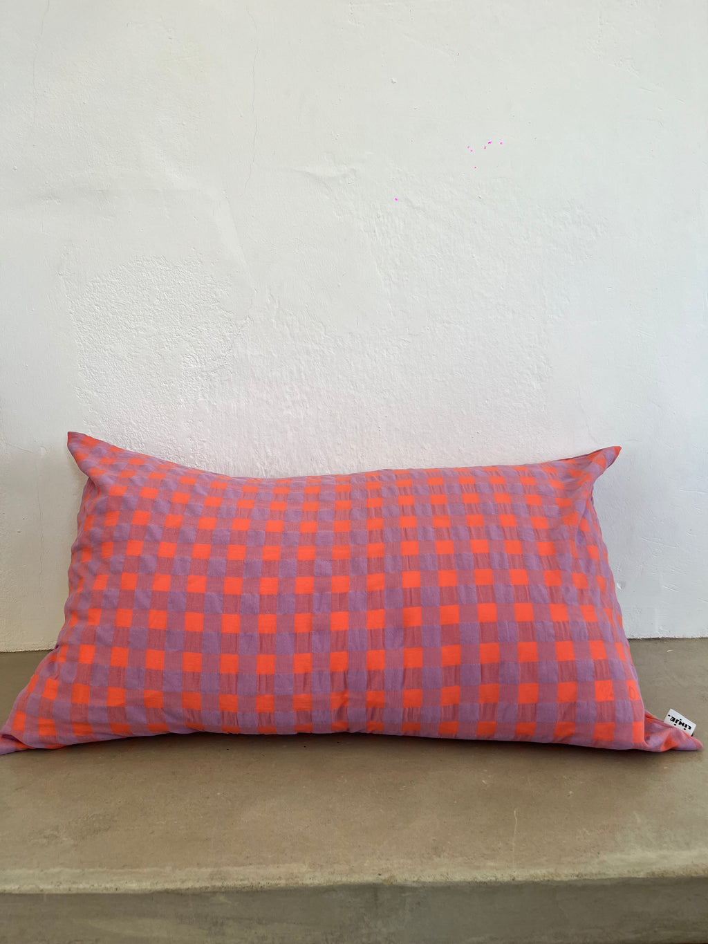 Housse de coussin Gros Vichy Violet & Rose LINJE