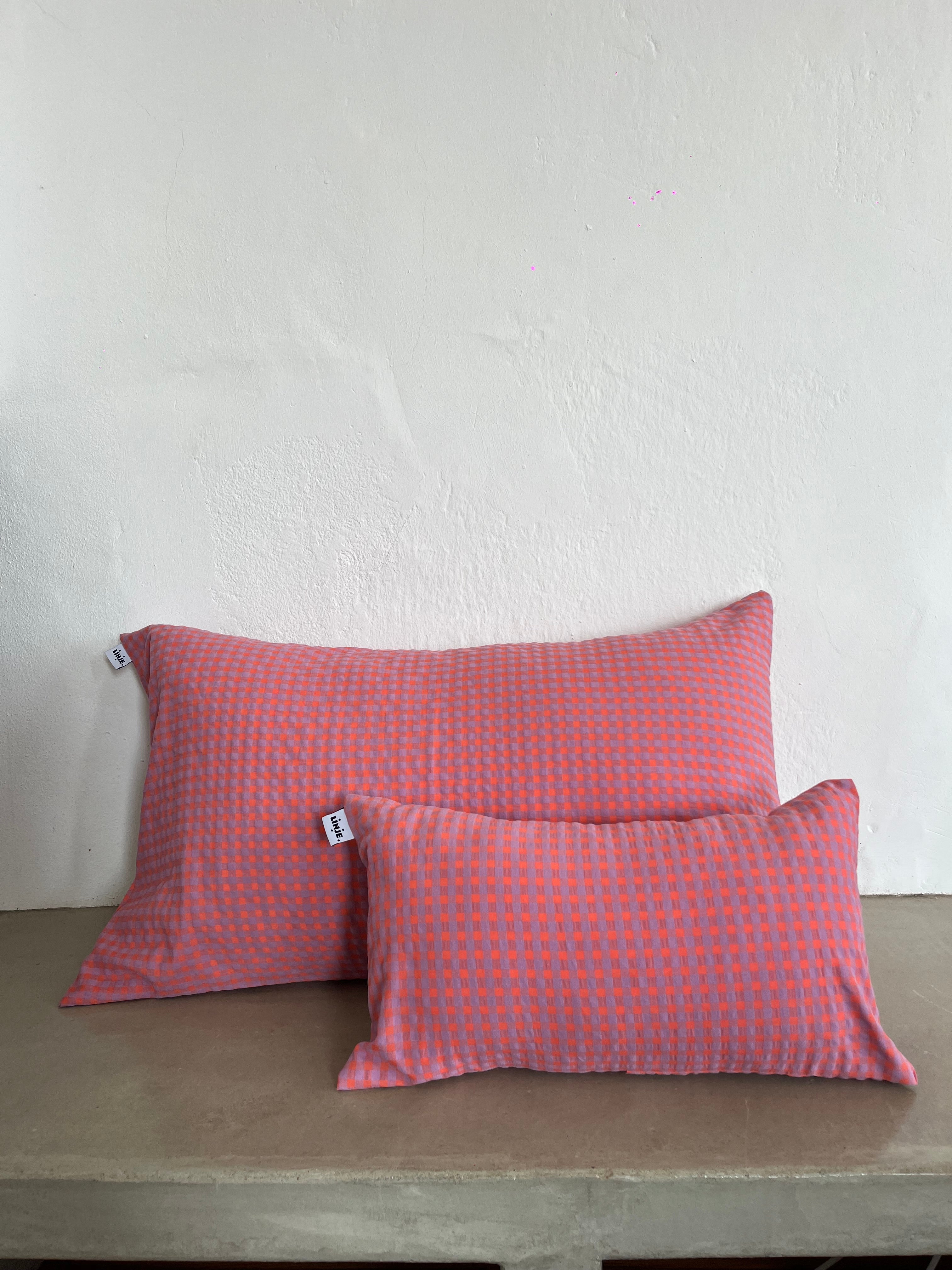 Housse de coussin Vichy Violet & Rose LINJE