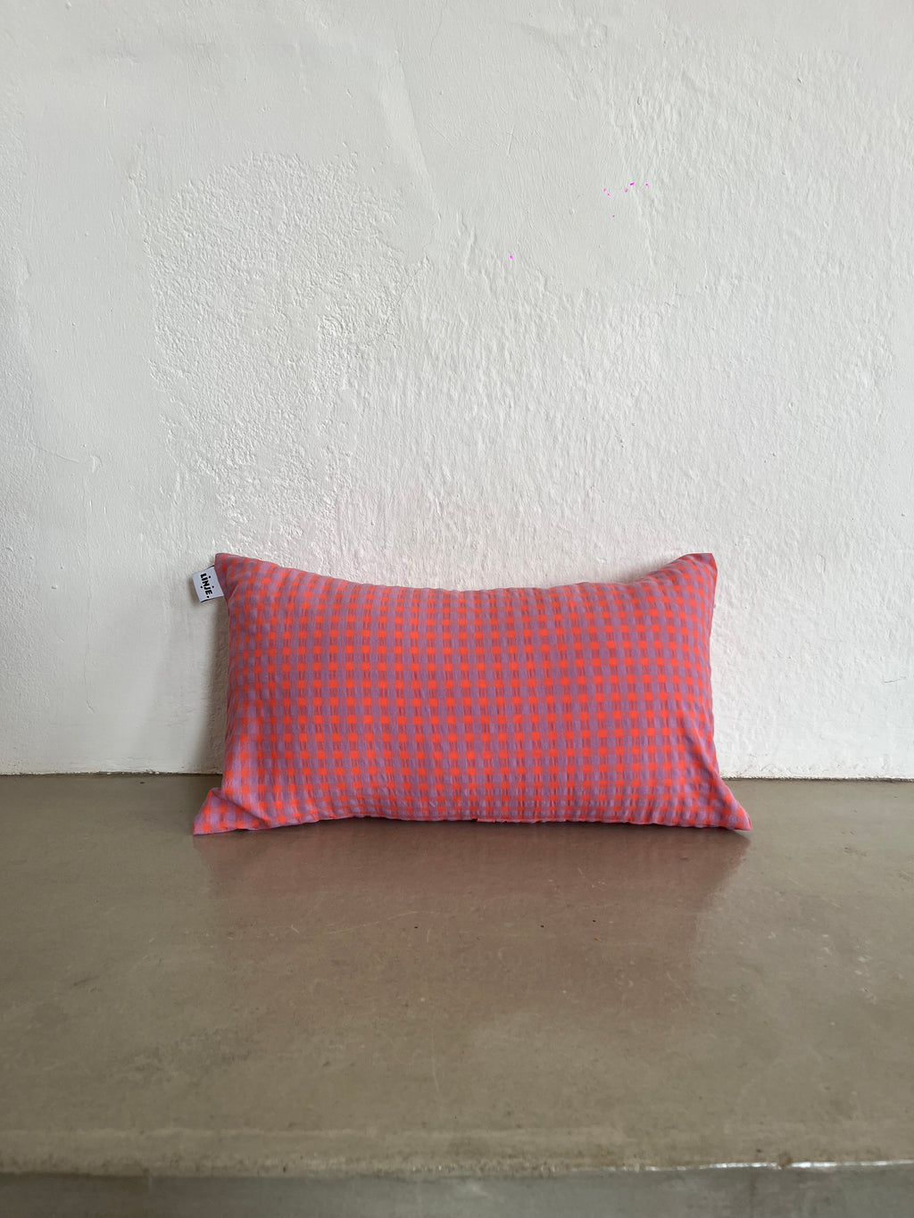 Housse de coussin Gros Vichy Violet & Rose LINJE